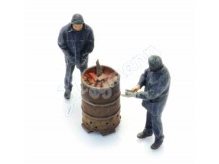 Bahnarbeiter mit Feuertonne (