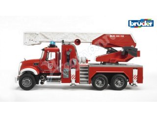 BRUDER 02821 MACK Granite Feuerwehrleiterwagen mit Pumpe