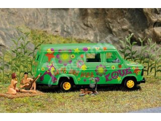 Inhalt: Ford Transit Lieferwagen im »blumigen« Hippie-Design, musi