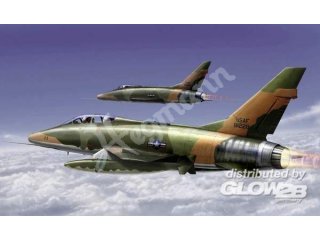 Trumpeter 01650 F-100F Super Sabre