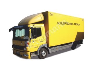 herpa 950053 H0 1:87 Mercedes-Benz Atego `04 Koffer-LKW mit Ladebordwand 