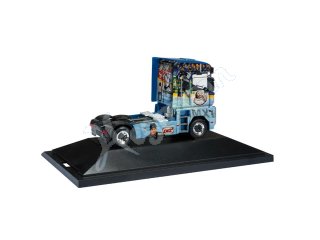 Miniatur-LKW im Modellbahn-Maßstab H0 1:87