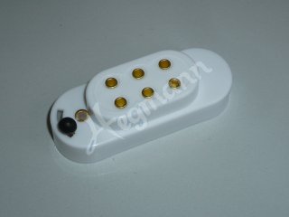 Batteriekappe für 4,5-Volt-Batterie, schaltbar, in weiß, mit 3 Steckerbuchsen