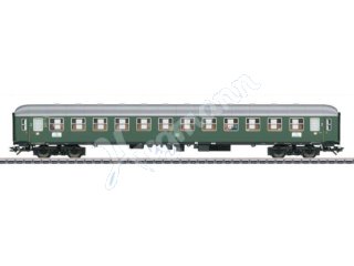 Märklin W43920.003 Personenwagen im Maßstab H0 1:87 - Sonderverkauf 2021 mit 10 Preiser-Figuren