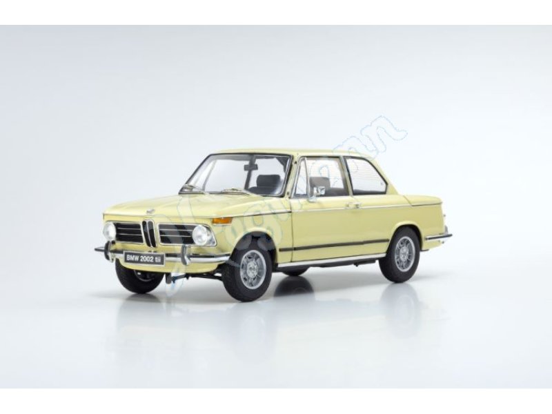 BMW 2002 TII - BEIGE - (08543 Minichamps / KYOSHO 1:18 BMW 2002 TII - BEIGE - (08543 Minichamps / KYOSHO 1:18