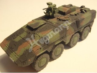 Arsenal-M 211200031 H0 1:87 BOXER A0 Führungsfahrzeug, exakter 1:87 Plastikbausatz mit Decalsatz, öffenbaren Luken und weiterem Zubehör