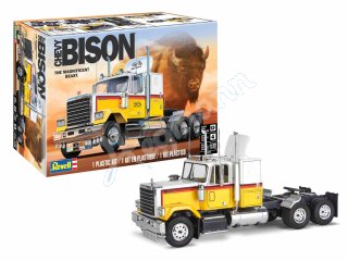 REVELL USA 17471 Chevy Bison Semi Truck