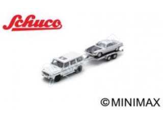 Mercedes-Benz G-Class with tr