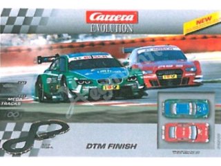 Carrera Evolution im Maßstab 1:24 mit Autos 1:32